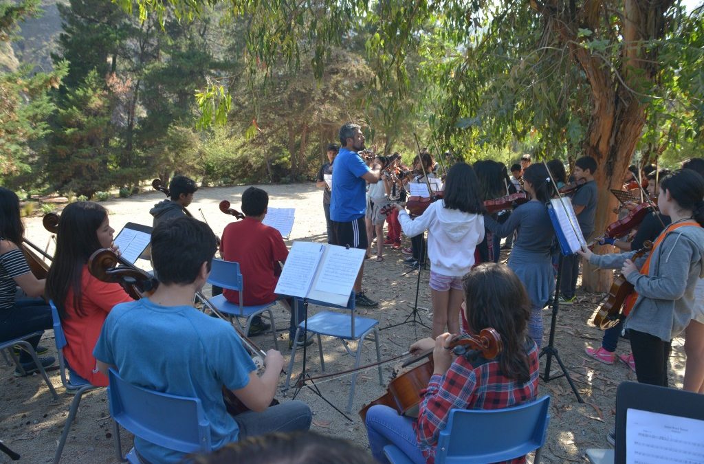 Alumnos y profesores comparten en exitoso campamento de de orquestas SIP