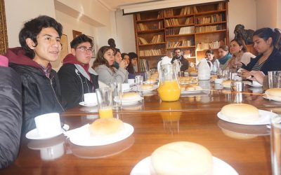 Alumnos seleccionados para el Mundial de Bridge asisten a desayuno en la SIP