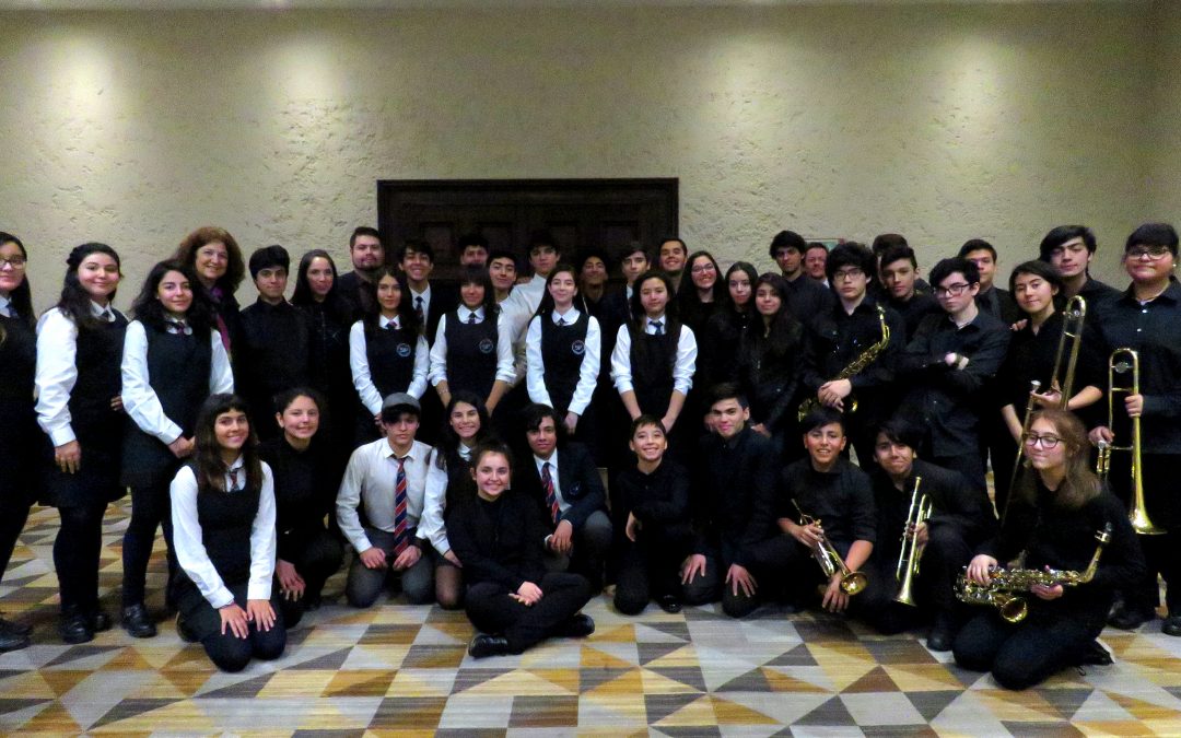 Big Band del Liceo Bicentenario Italia recibe ovación en el aniversario de Colbún