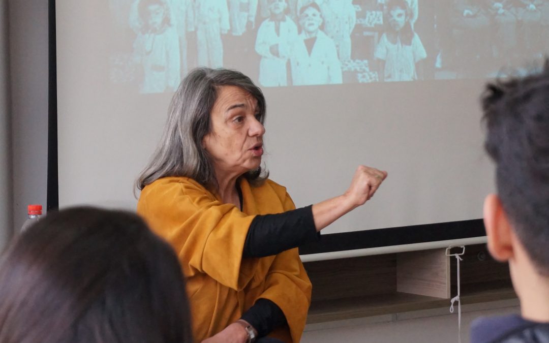 Magistral Escuela Cívica SIP junto a la premio Nacional de Historia Sol Serrano