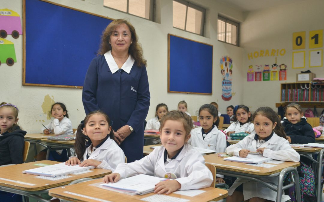 #OrgulloSIP: Docente SIP recibe el premio “Reconocimiento al Profesor de Religión Católica, 2022”