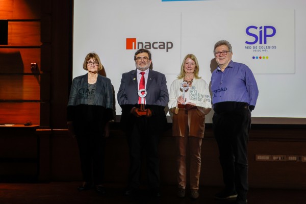 SIP Red de Colegios recibe reconocimiento por su valioso aporte al desarrollo profesional docente