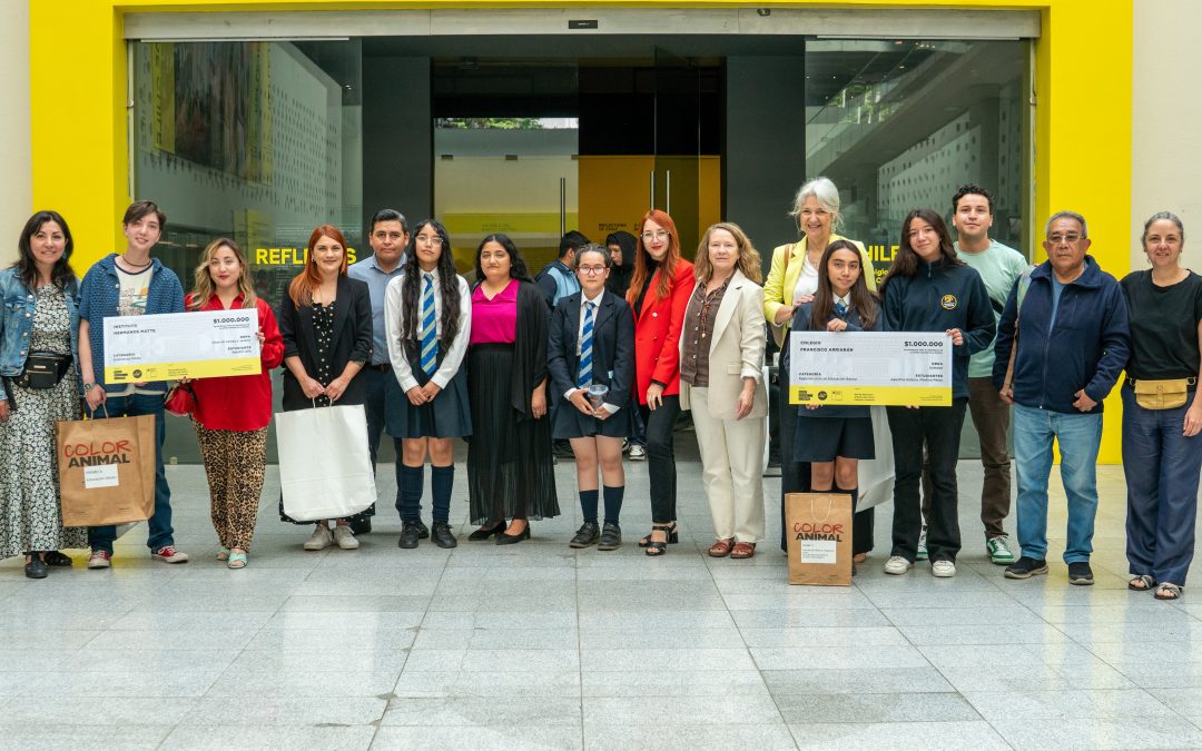 Reflejos de Chile: estudiantes SIP exponen sus obras en el Centro Cultural La Moneda