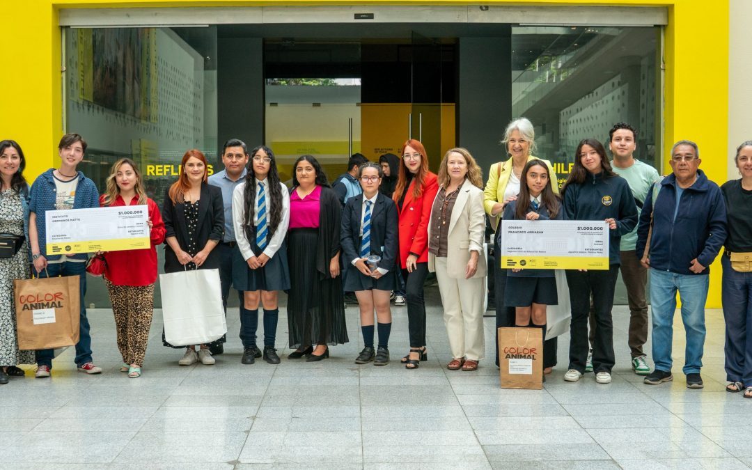Reflejos de Chile: estudiantes SIP exponen sus obras en el Centro Cultural La Moneda