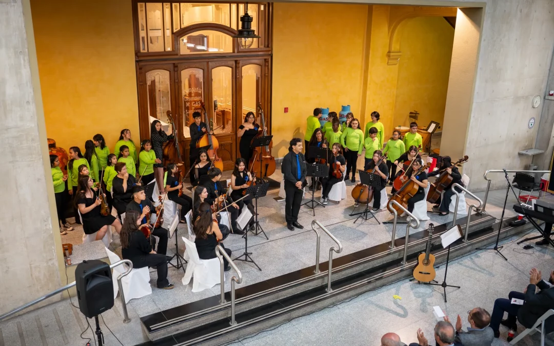 Diario El Mercurio destaca presentación de Orquesta del Colegio Jorge Alessandri Rodríguez en oficinas de Gasco