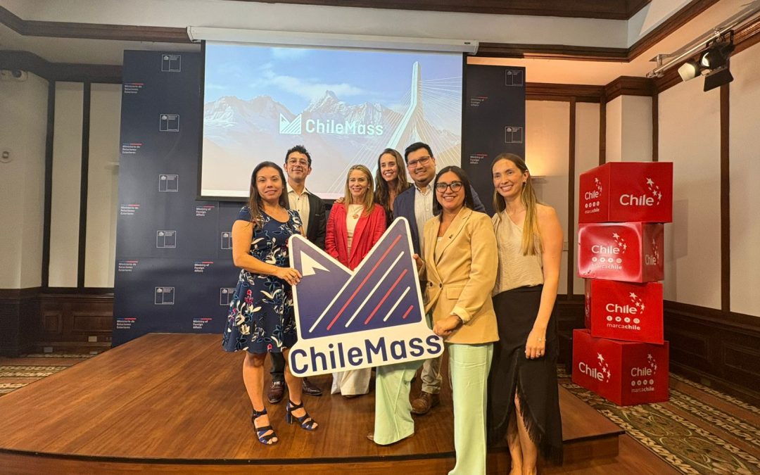 Innovación al servicio de la educación: integrantes del Colegio Presidente José Joaquín Prieto comparten experiencia participando en el programa ChileMass Teachers