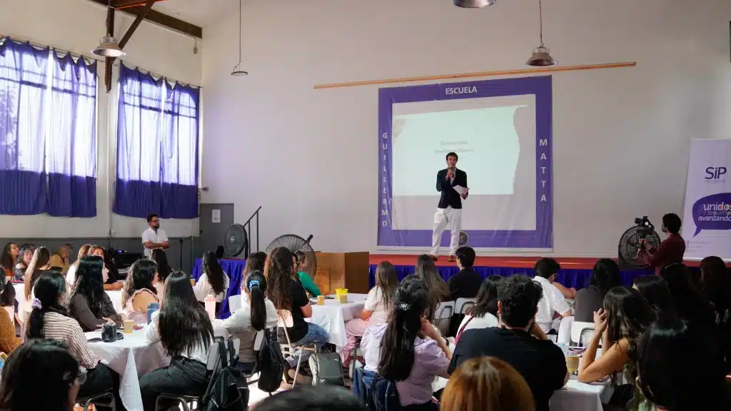 Bienvenida a nuevos colaboradores SIP: 192 profesionales se integran a los 17 colegios de la red